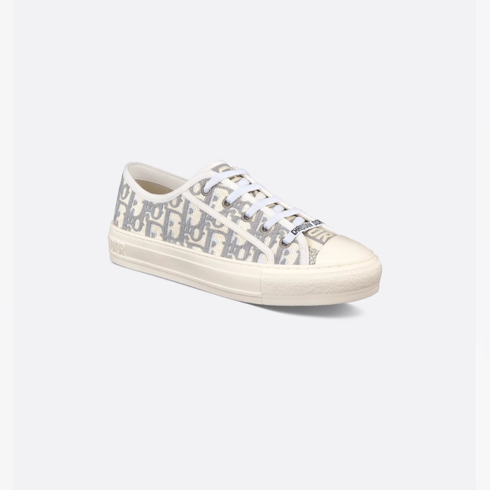 Walk'n'Dior Sneaker USED
Stone Gray Dior Oblique Embroidered Cotton